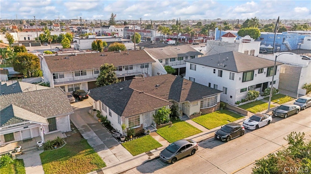 2616 Broadway