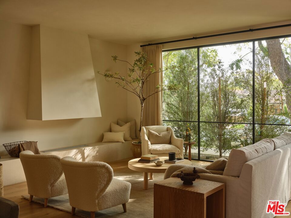 4115 Ventura Canyon Avenue