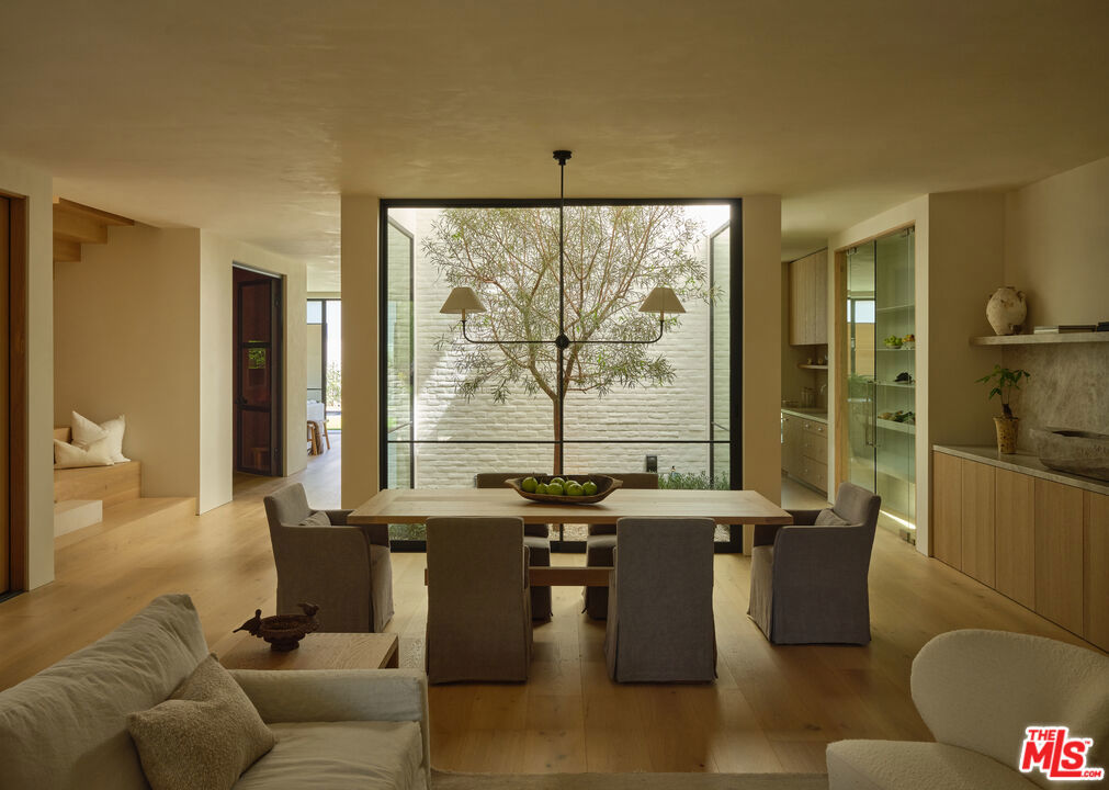 4115 Ventura Canyon Avenue