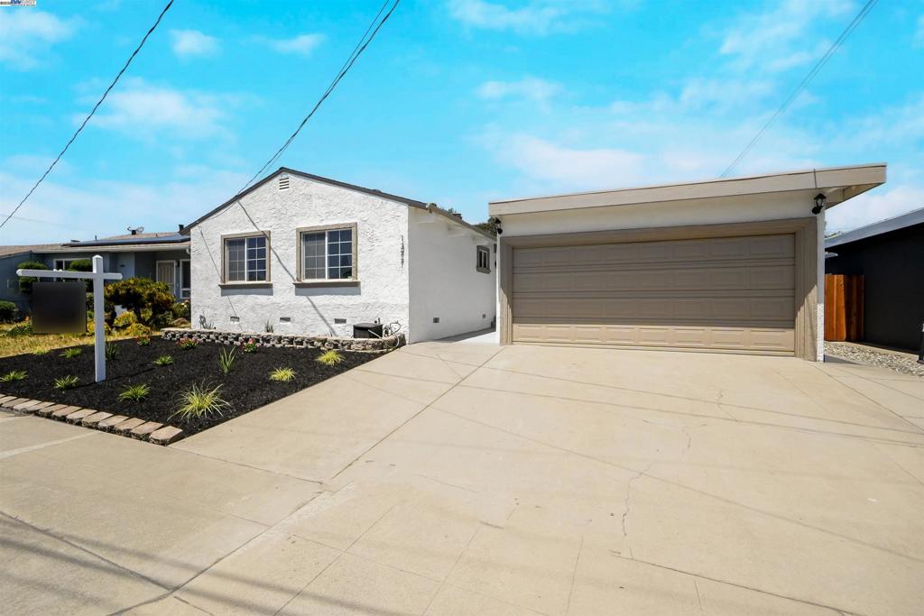 Properties 2 1377 Henderson Ln
