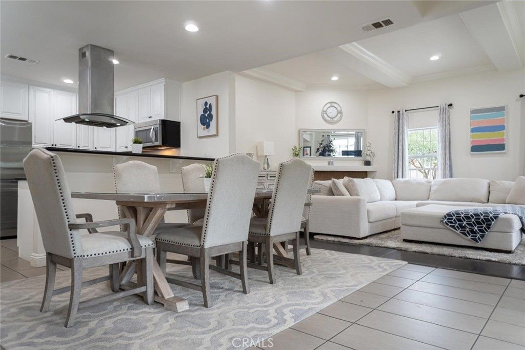 Photo of 7806 Crenshaw Boulevard, Los Angeles, CA 90043 (MLS # DW25185308)