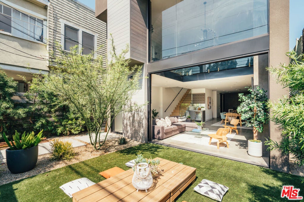 213 Horizon Avenue