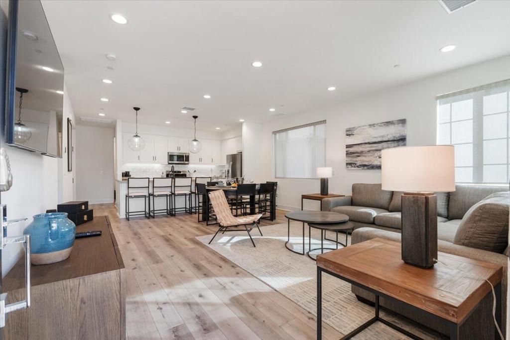 80411 Whisper Rock Way