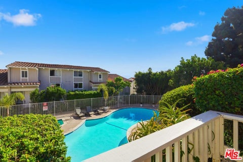 Photo of 28248 Rey De Copas Lane, Malibu, CA 90265 (MLS # 26103635)