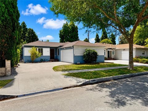 Photo of 5441 Berryman AVE, Culver City, CA 90230 (MLS # SB26099760)