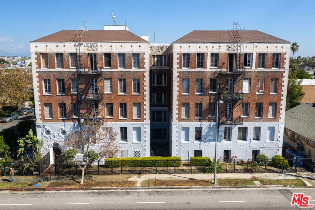 2000 Arlington Avenue