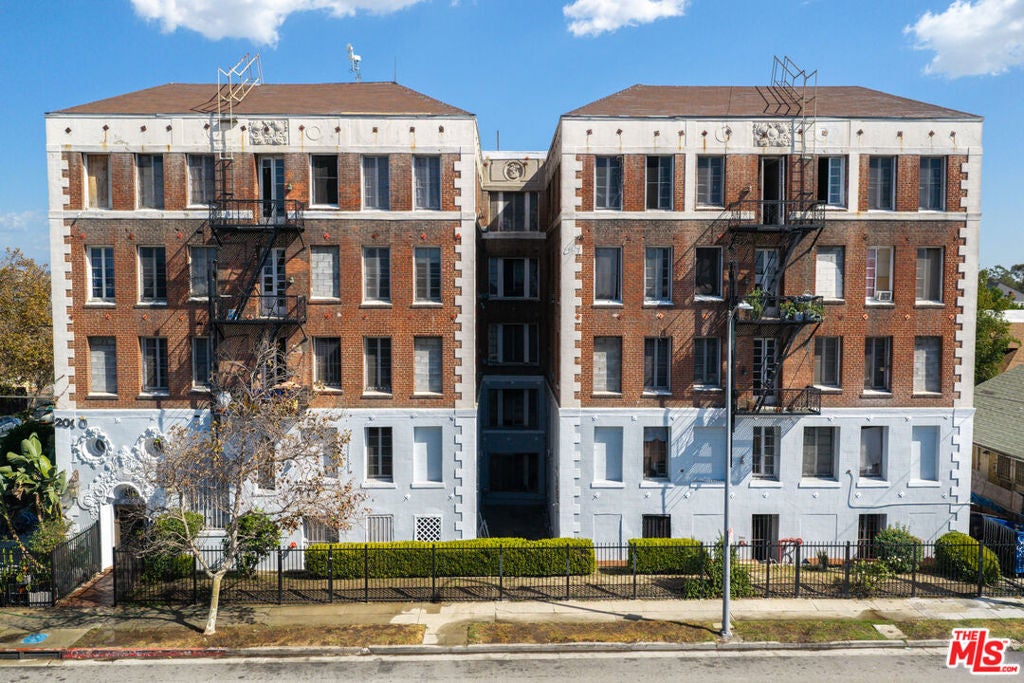2000 Arlington Avenue