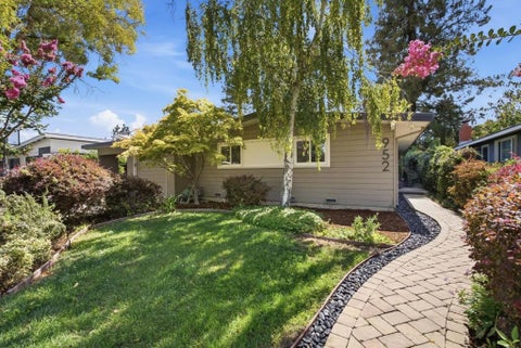 Photo of 952 Dennis Drive, Palo Alto, CA 94303 (MLS # ML82058775)