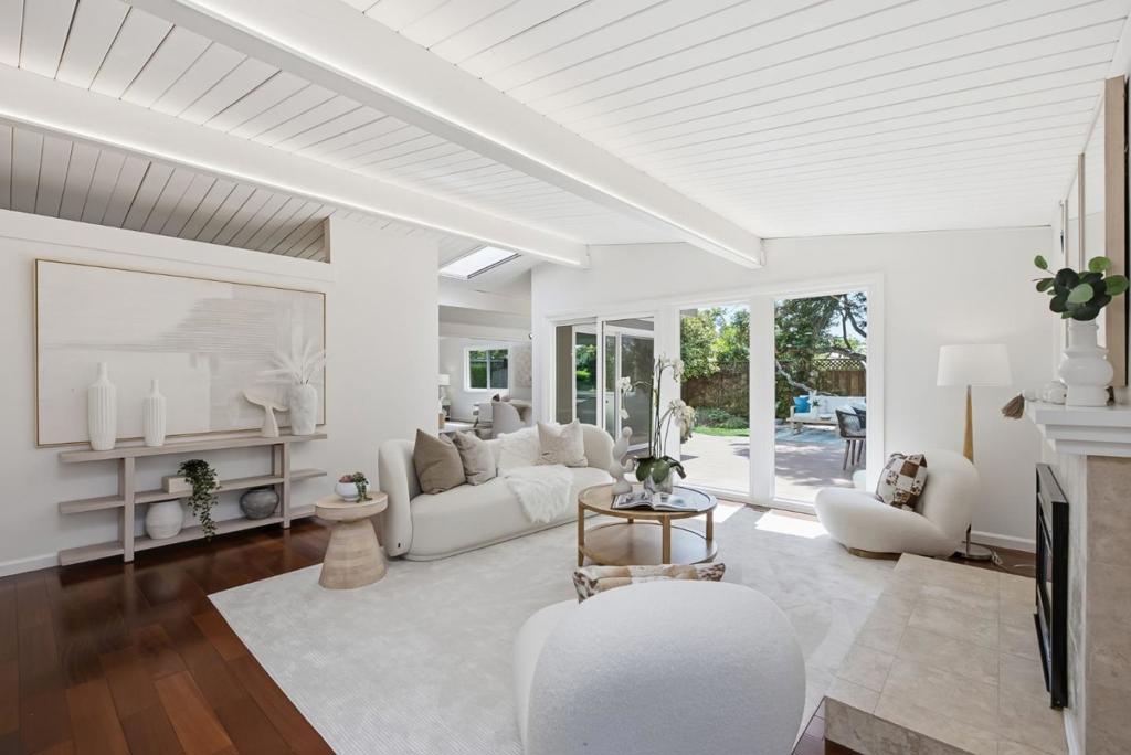 952 Dennis Drive