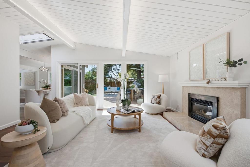 952 Dennis Drive