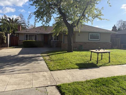 Photo of 1218 Roycott Way, San Jose, CA 95125 (MLS # ML82035669)