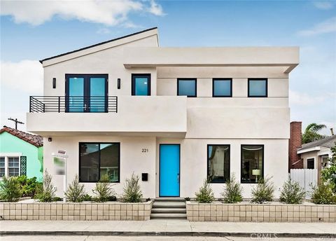 Photo of 221 Attica Dr, Long Beach, CA 90803 (MLS # LG26050089)