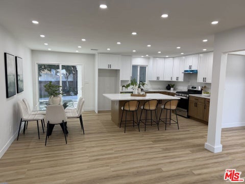 Photo of 10419 Vassar Avenue, Chatsworth, CA 91311 (MLS # 26994387)