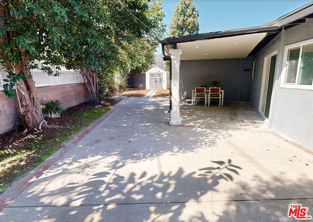 10419 Vassar Avenue