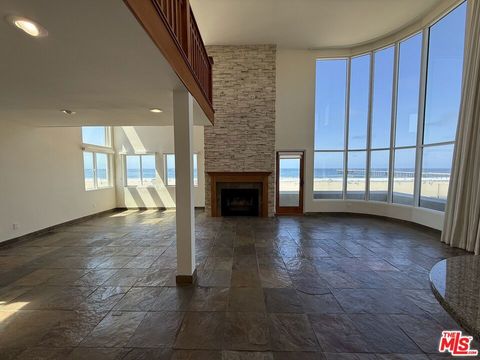 Photo of 2 Catamaran Street #3, Marina Del Rey, CA 90292 (MLS # 25606455)