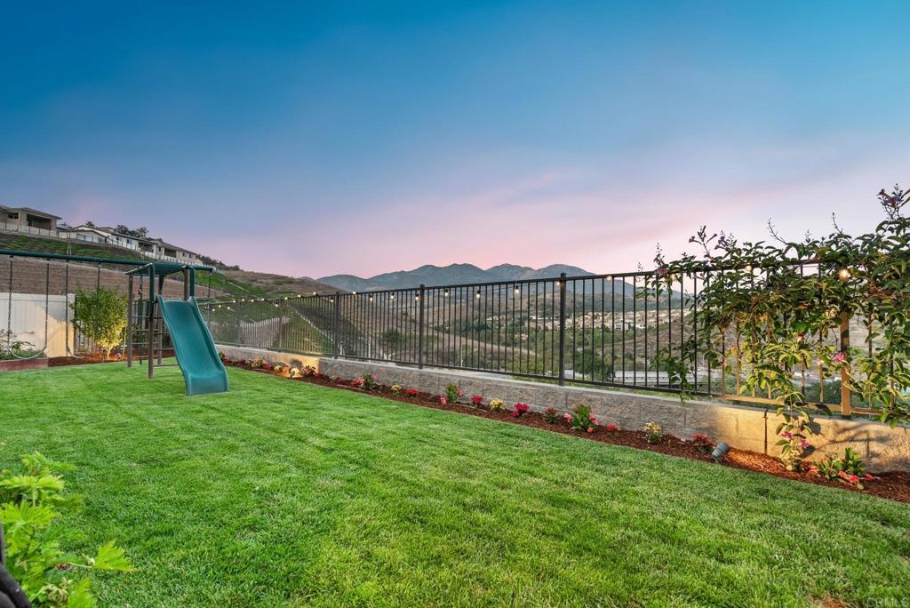1832 Aliso Canyon Dr