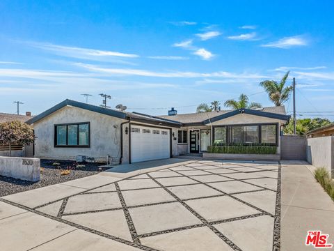 Photo of 7630 W 91st Street, Los Angeles, CA 90045 (MLS # 26664433)