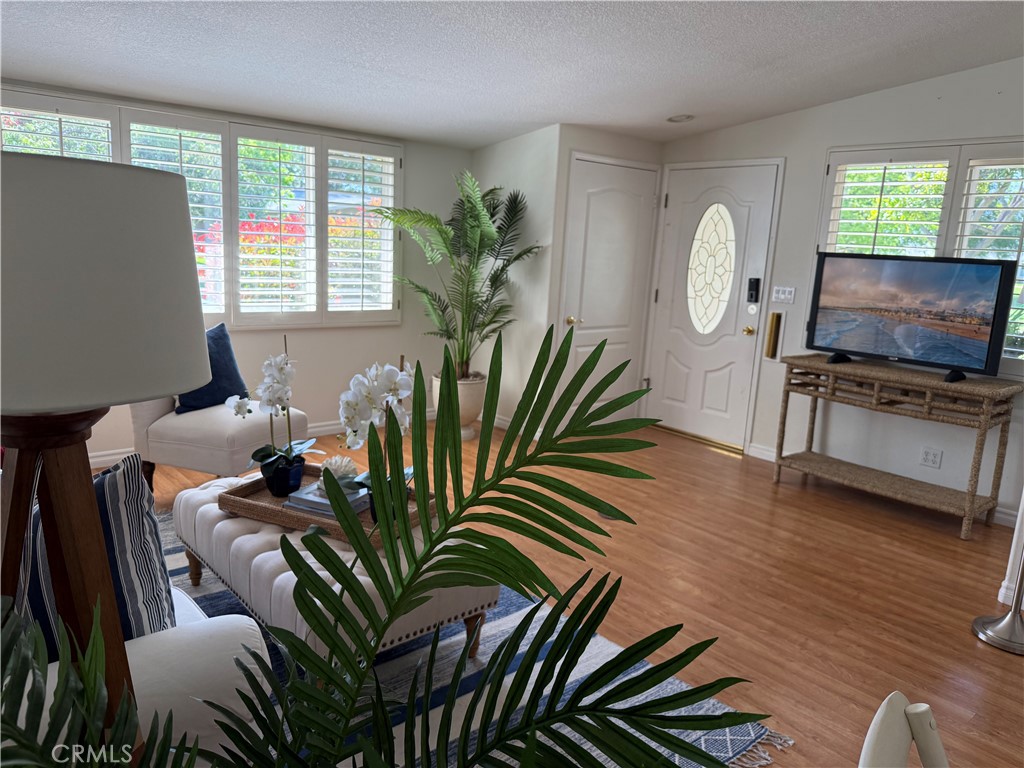 1330 Kenwood Rd M7-157F