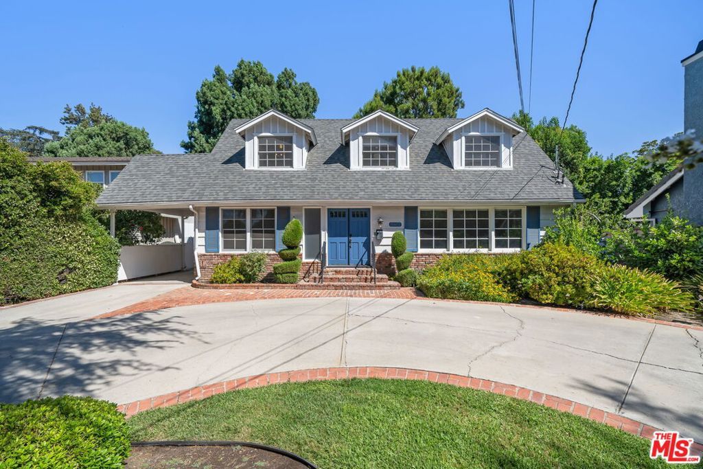 Photo of 15473 Lemay Street, Van Nuys, CA 91406 (MLS # 25600275)