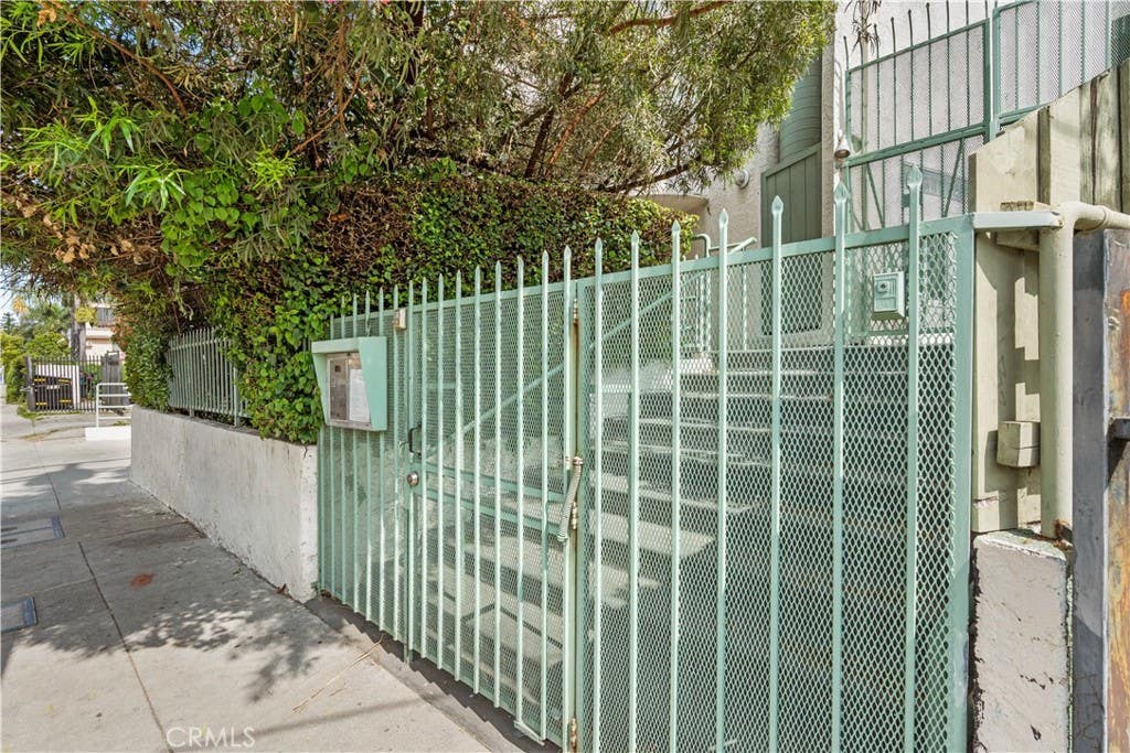 Photo of 6036 Hazelhurst #C PL, North Hollywood, CA 91606 (MLS # GD26166512)