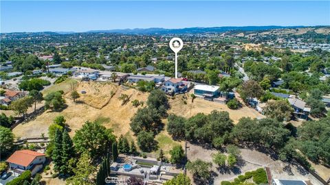 Tiny photo for 609 Shannon Hill Drive, Paso Robles, CA 93446 (MLS # NS26091967)