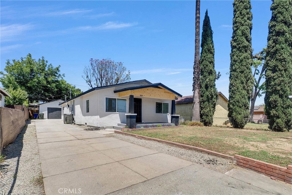 1039 E Elma St, Ontario CA 91764