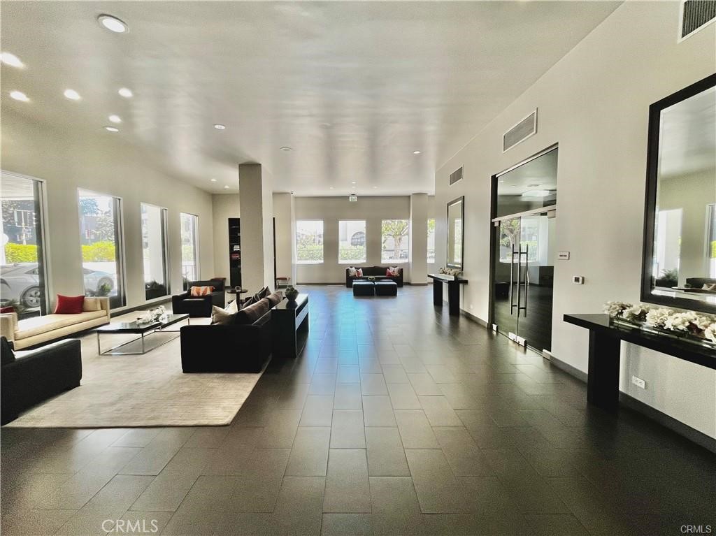 10501 Wilshire