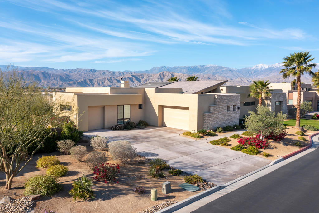 Estilo - Residential Lease