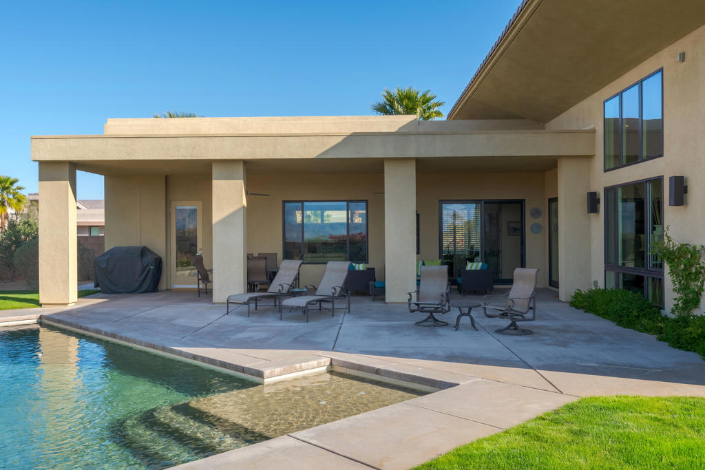Estilo - Residential Lease