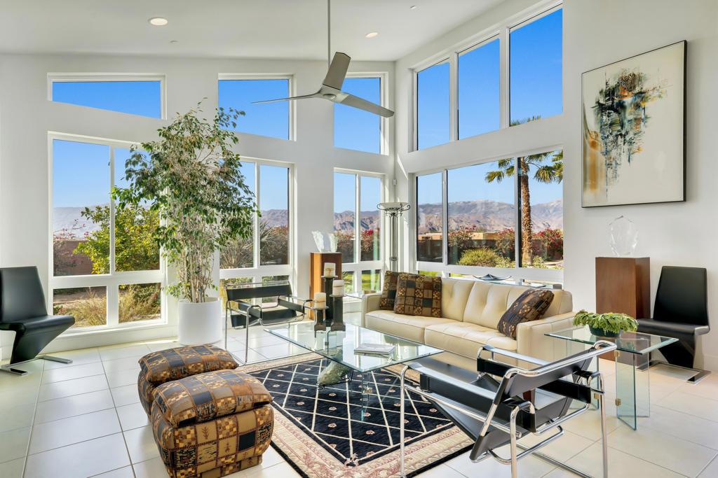 Estilo - Residential Lease