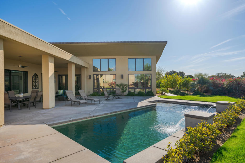 Estilo - Residential Lease