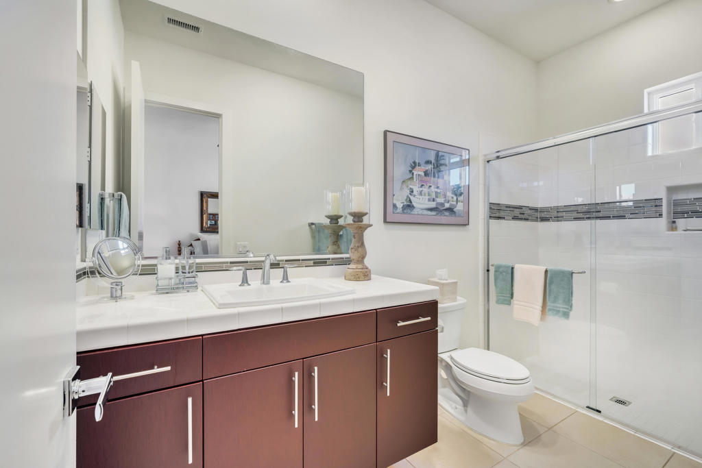 Estilo - Residential Lease