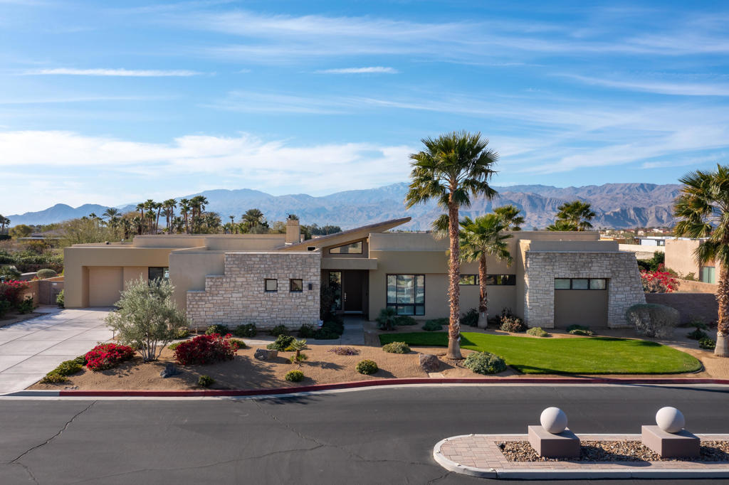 Estilo - Residential Lease