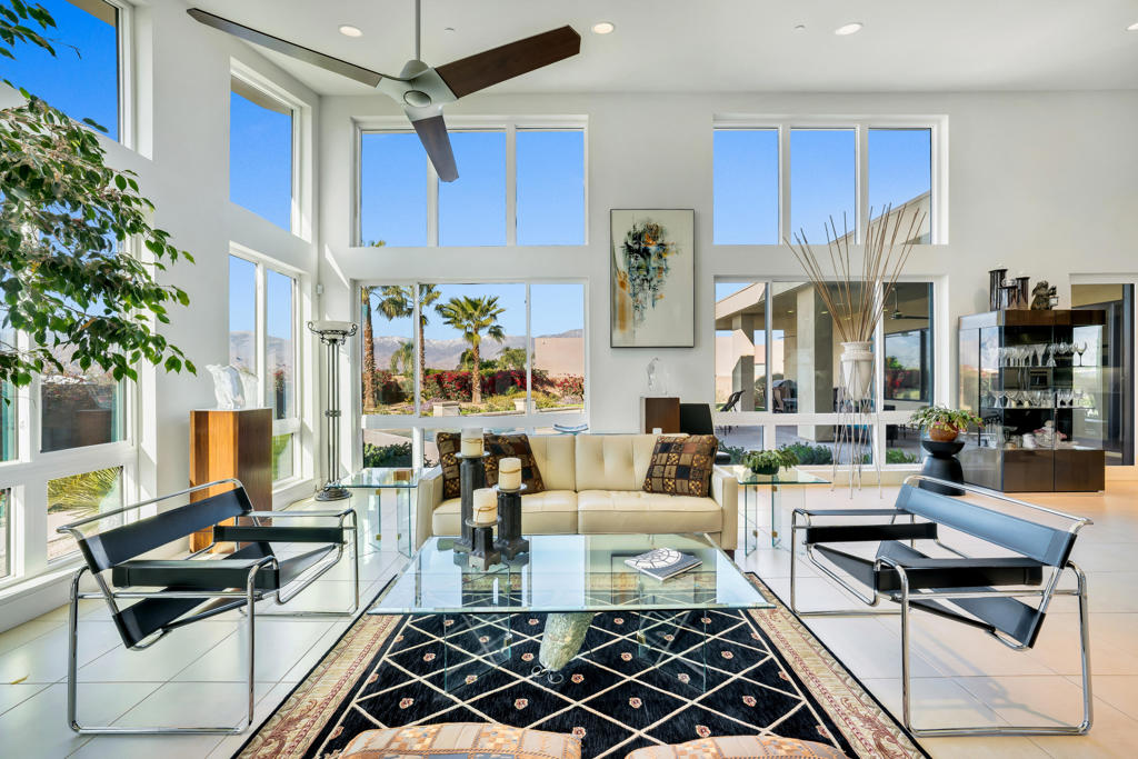 Estilo - Residential Lease