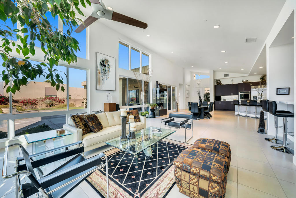 Estilo - Residential Lease