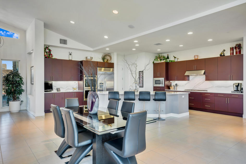 Estilo - Residential Lease