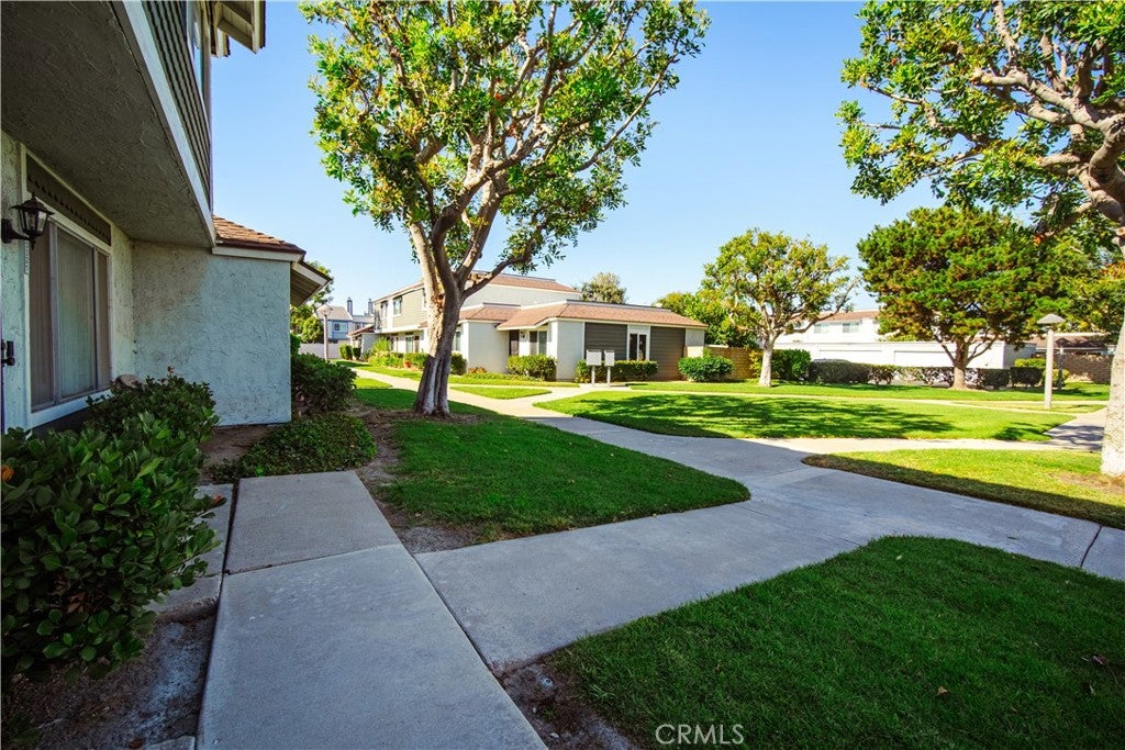 13325 Woodbrook Circle