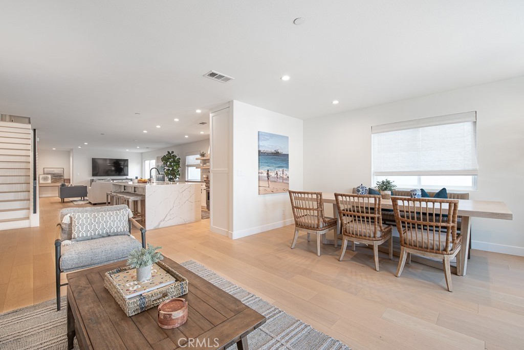 947 W Balboa
