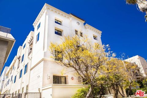 Photo of 11649 Mayfield Avenue, Los Angeles, CA 90049 (MLS # 25563265)