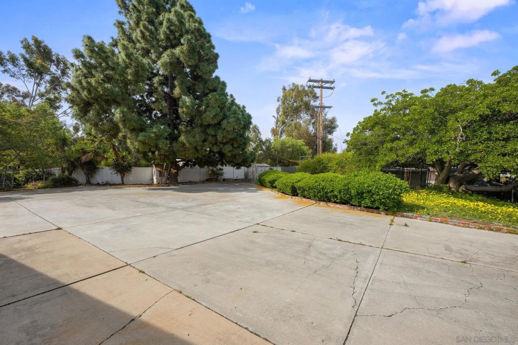 3335 Evergreen Rd