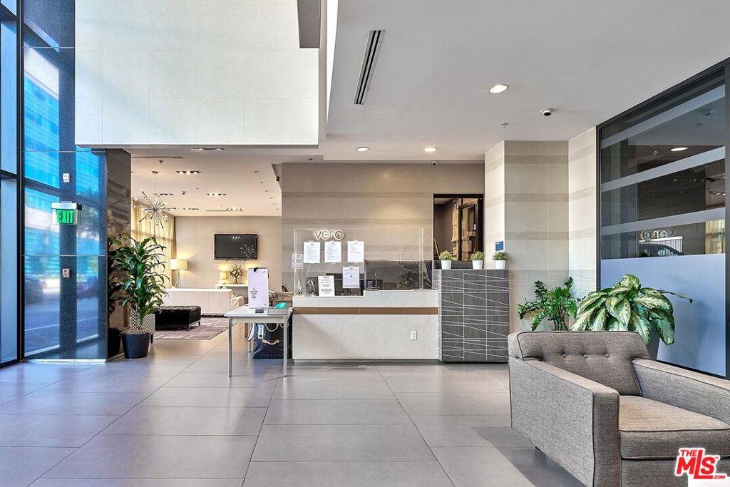 1234 Wilshire Boulevard 204