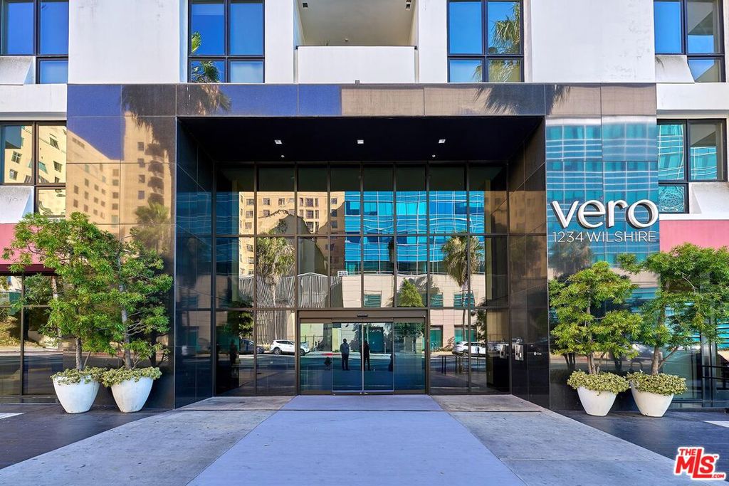 1234 Wilshire Boulevard 204