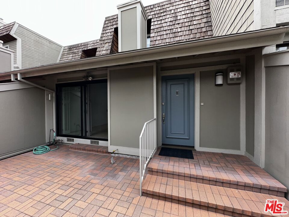Photo of 13121 Mindanao Way #6, Marina Del Rey, CA 90292 (MLS # 26786025)