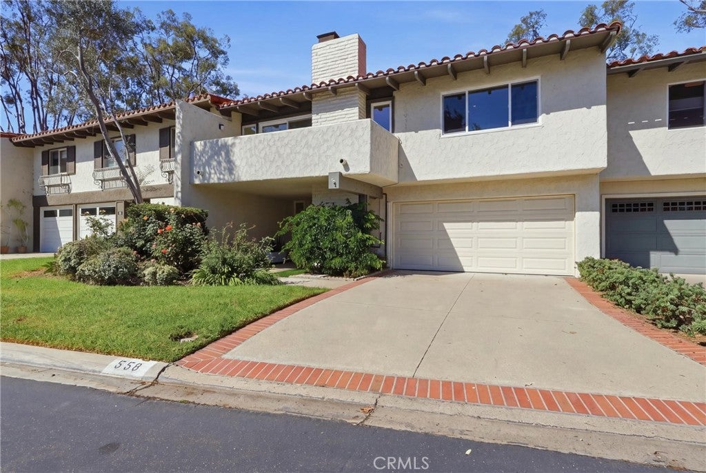 558 Vista Flora