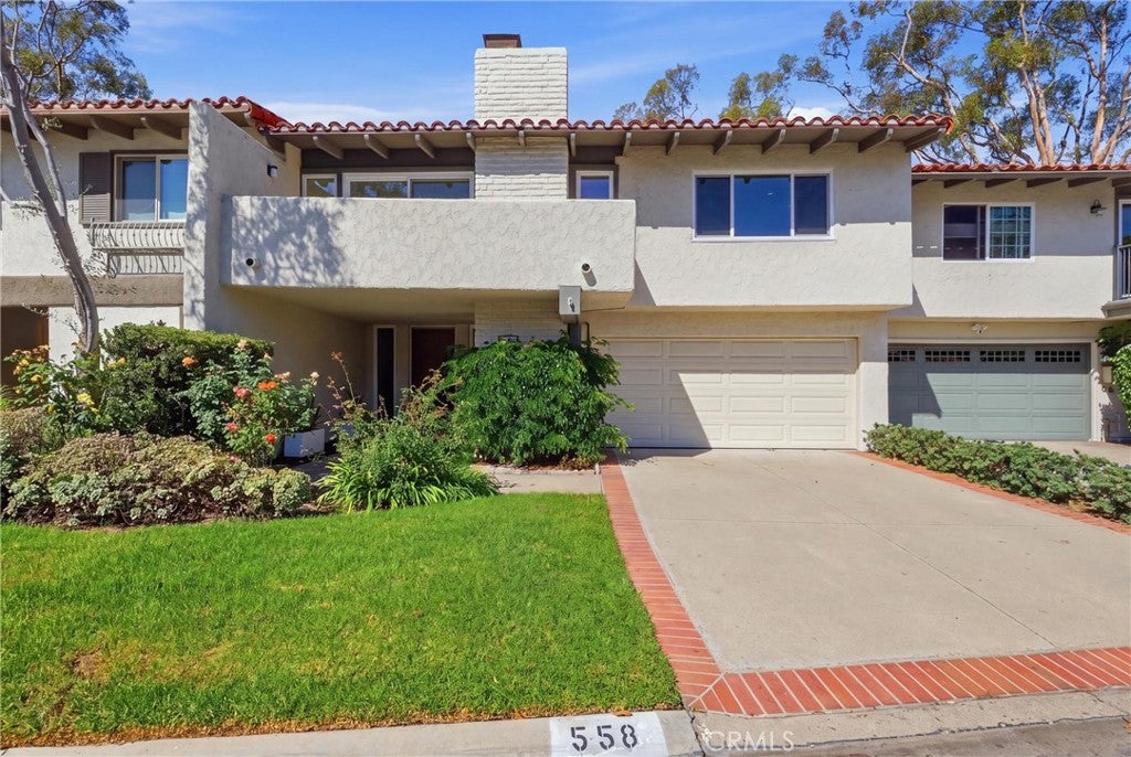 558 Vista Flora