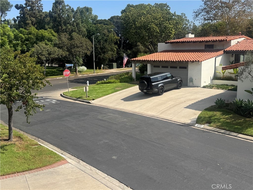 558 Vista Flora, Newport Beach CA 92660 - Photo 43