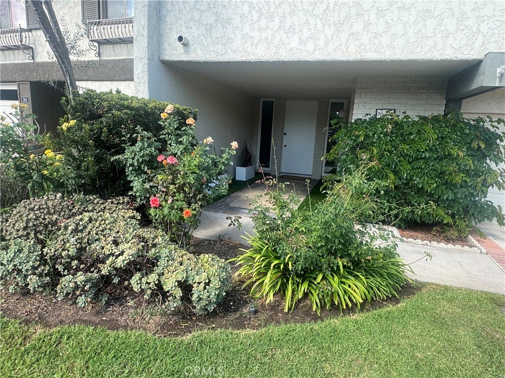 558 Vista Flora, Newport Beach CA 92660 - Photo 6