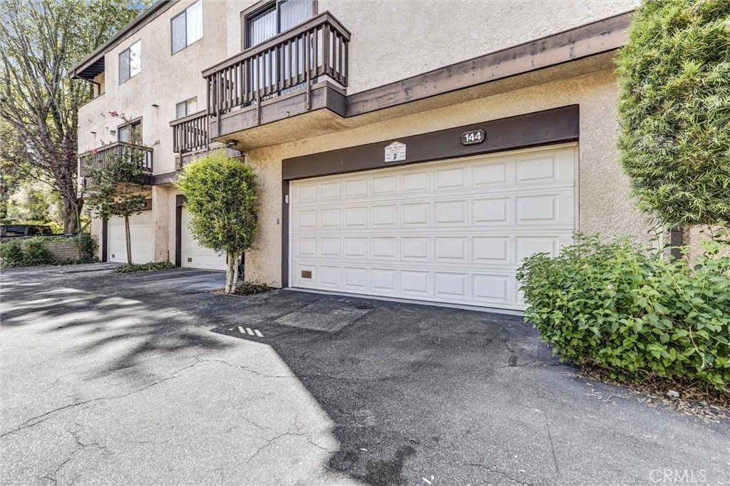 Photo of 21821 Burbank Blvd #145, Woodland Hills, CA 91367 (MLS # SR25219318)