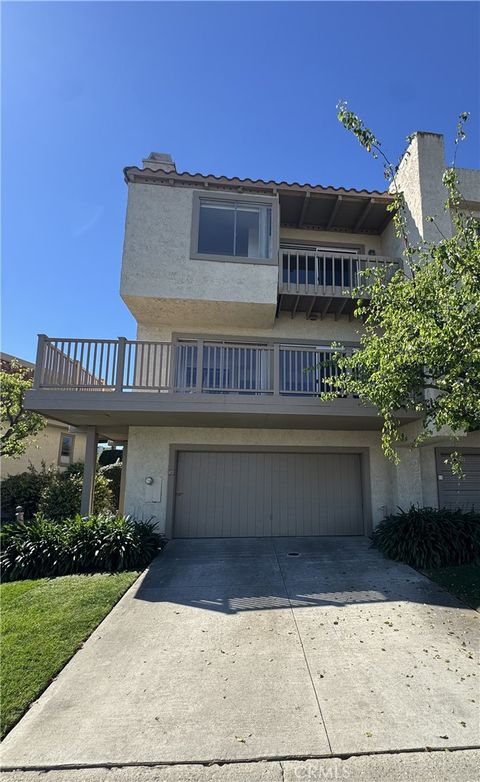 Photo of 9 Hilltop Cir, Rancho Palos Verdes, CA 90275 (MLS # PV26047027)
