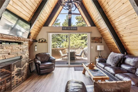 30834 Live Oak Dr, Running Springs, CA 92382 - MLS#: IG26111675